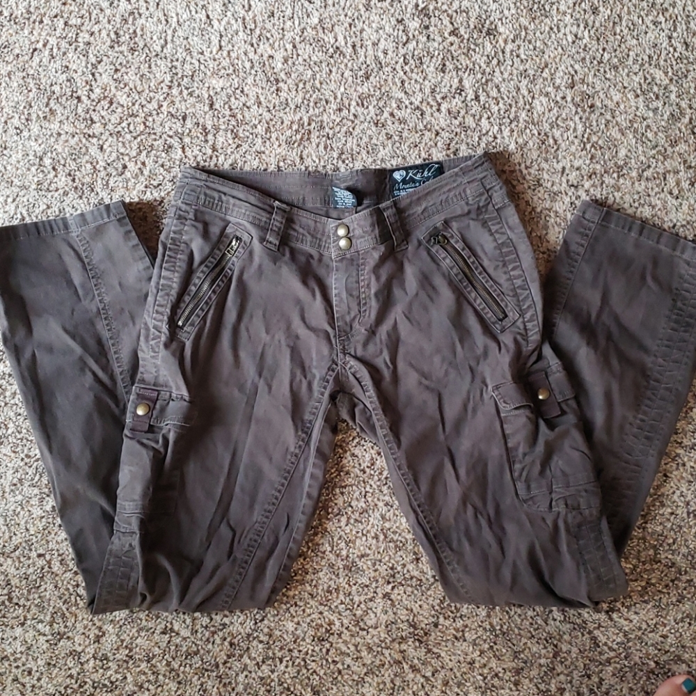 Womens Kuhl Cargo pants with Stretch